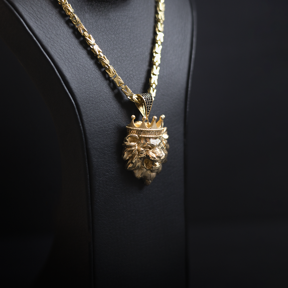 Dije León con corona 14k