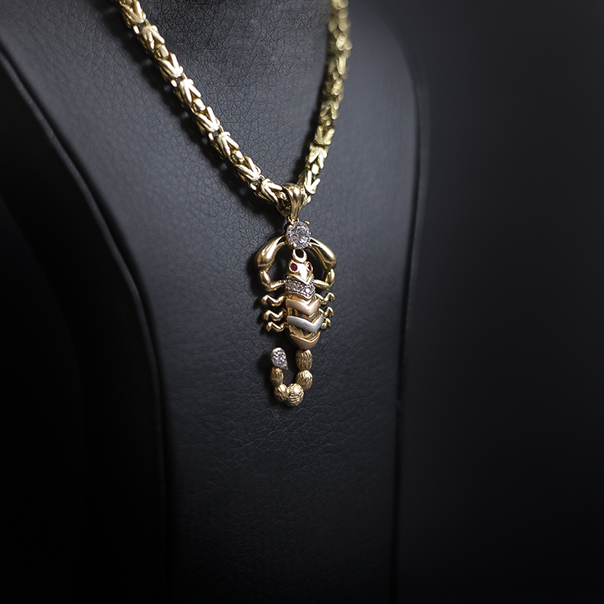 Dije Alacrán 3/O 14k
