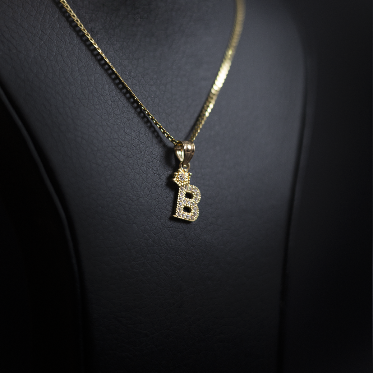 Dije inicial "B" 14k