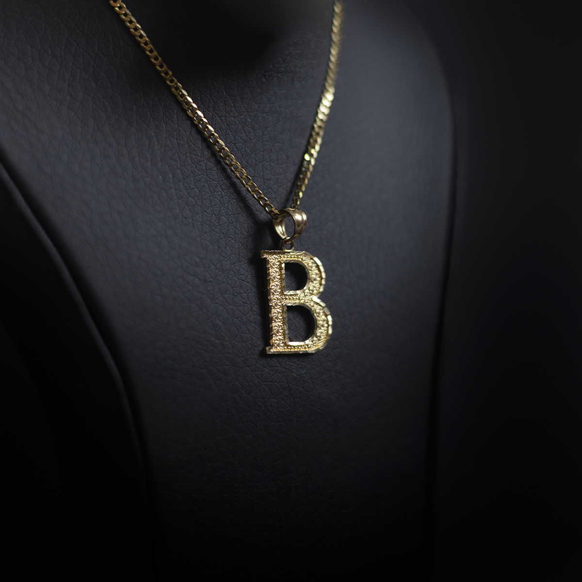 Dije inicial "B" 10K