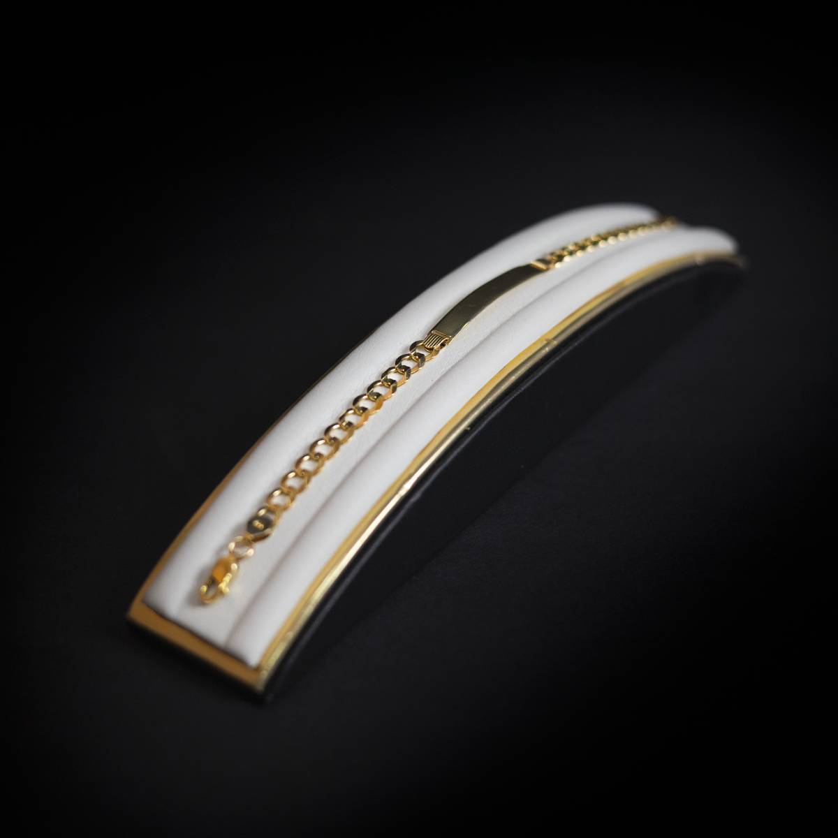 Pulsera cubana con placa 10k