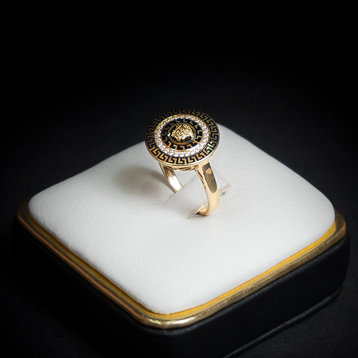 Anillo Versace Onix 10k
