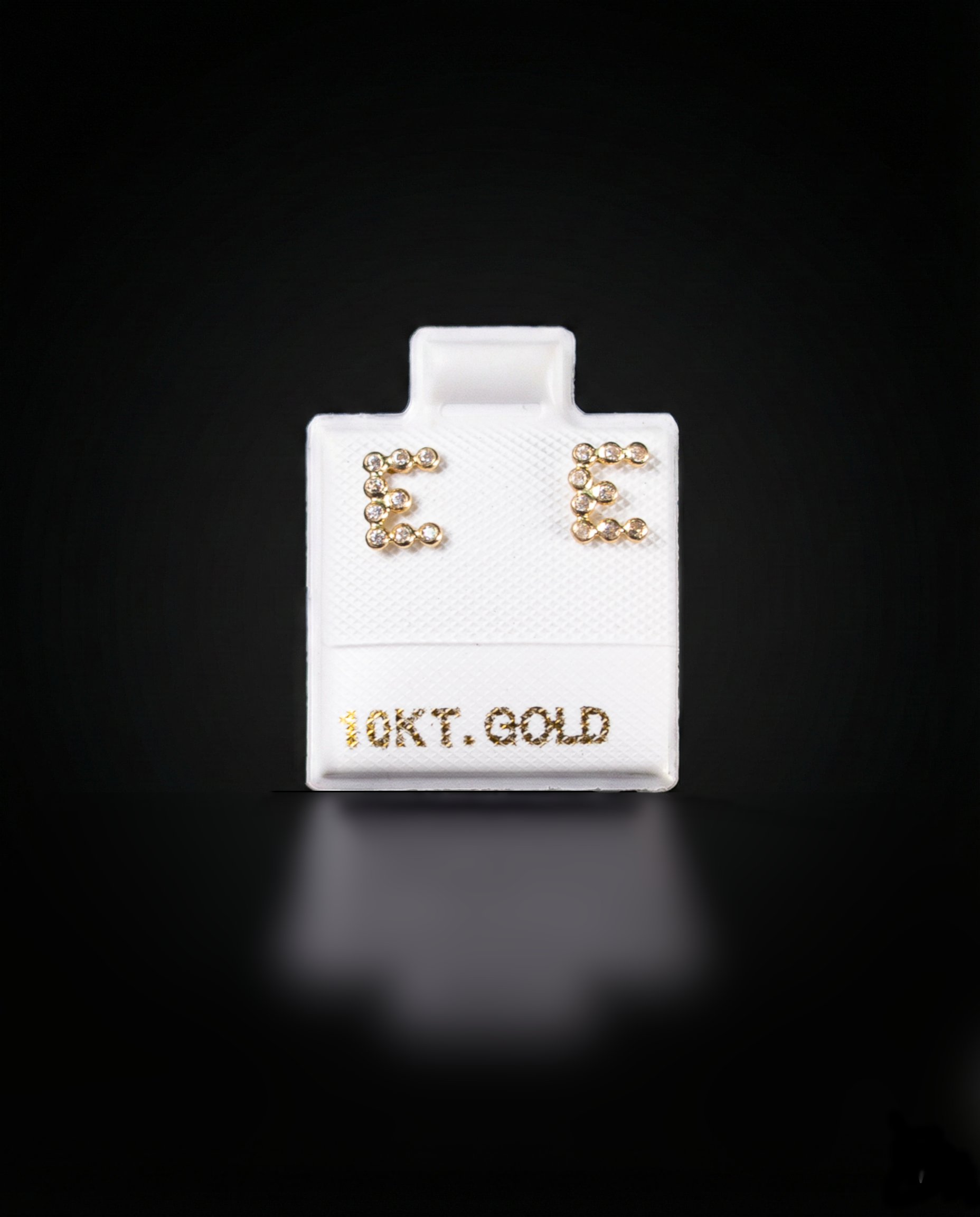 Aretes inicial "E" con zirconias blancas 10k