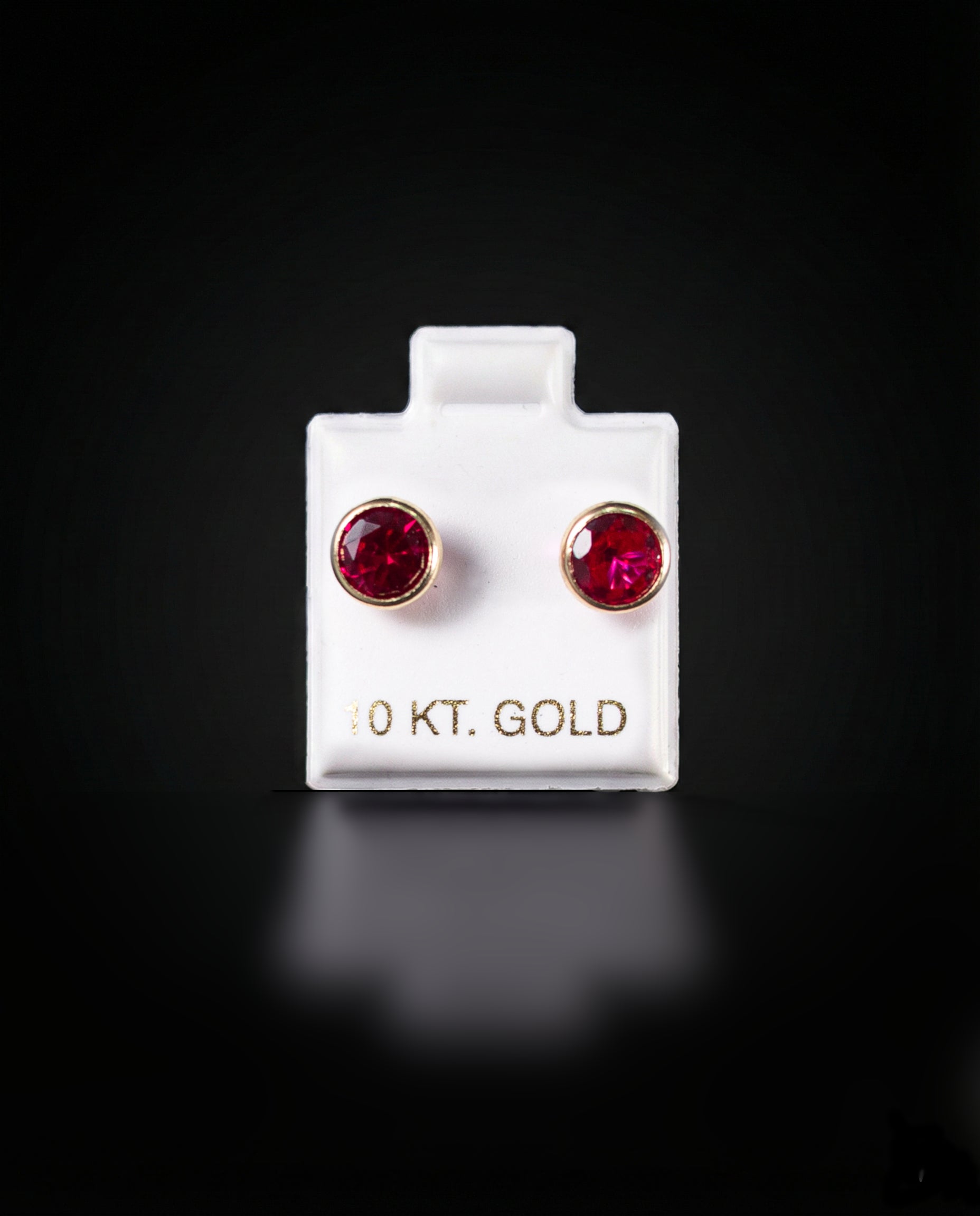 Aretes bisel con Zirconia roja 10k